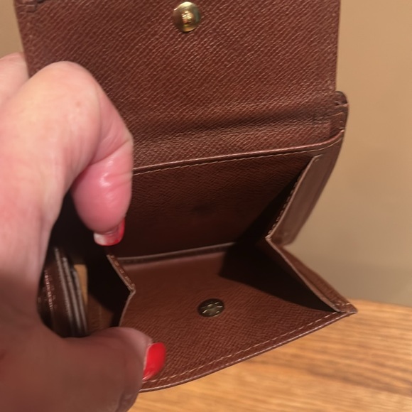 LOUIS VUITTON Authentic Bifold Monogram Leather Wallet with LV box - Picture 9 of 10